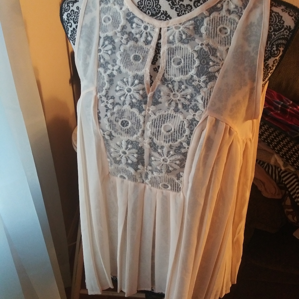 Alya Medium Peach Sleeveless Top